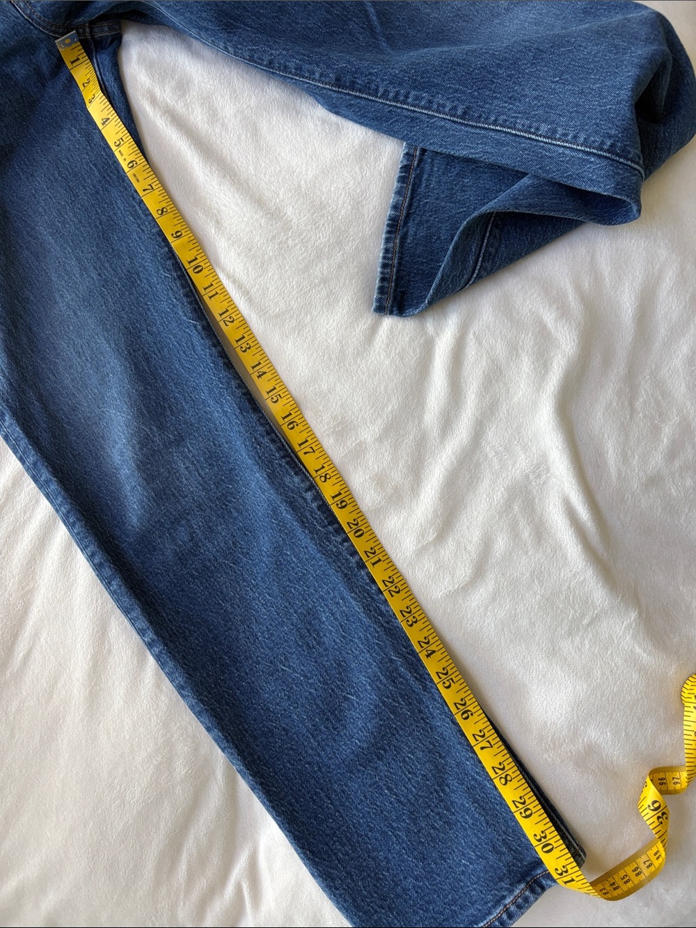 Levi's Women's 501 Original Fit Button Fly Med Wash Blue Denim Jeans W29/L32 - Picture 12 of 12